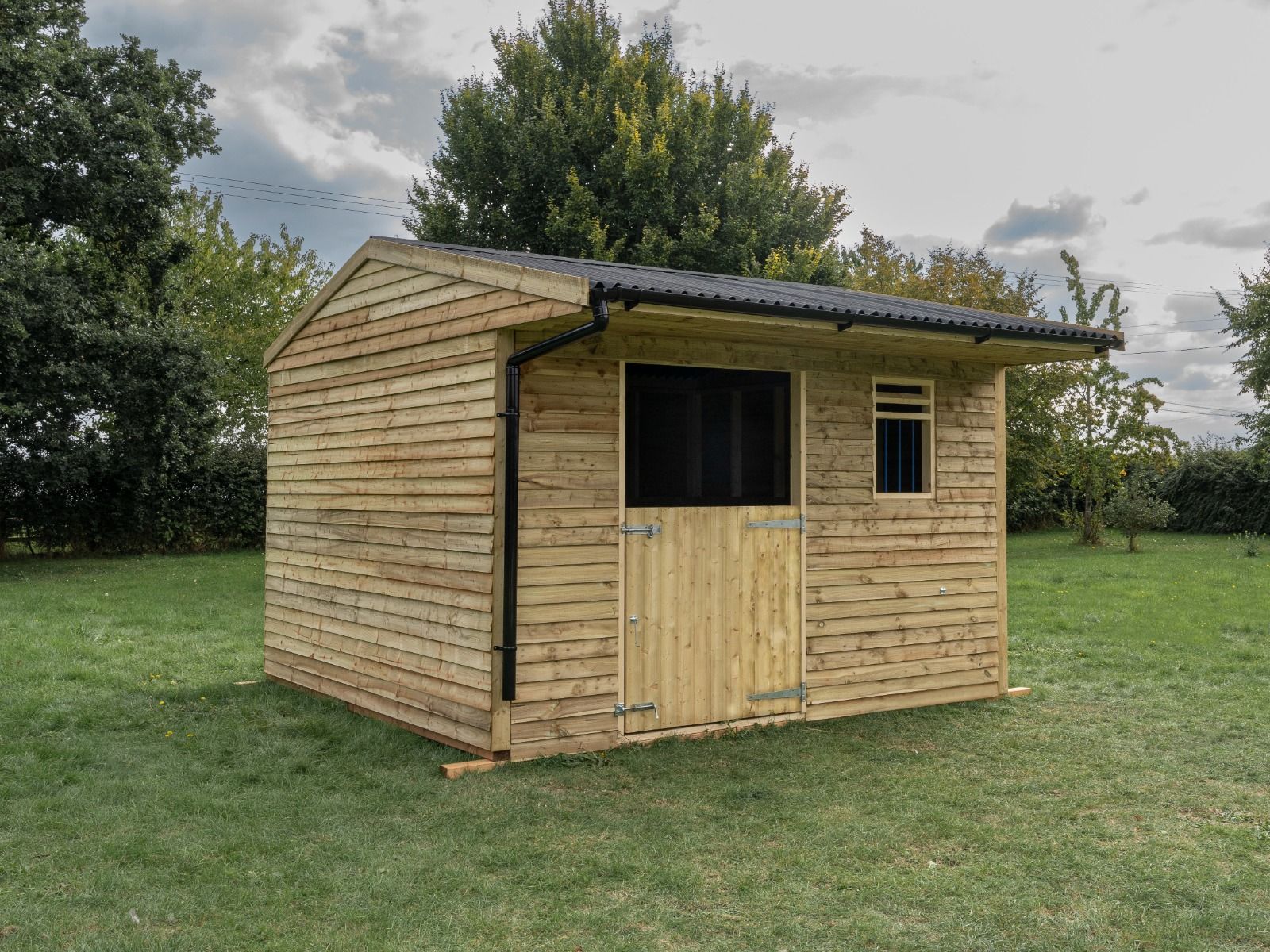 12ft x 12ft Mobile Animal Field Shelter With Overhang and Guttering V.3 - Image 5