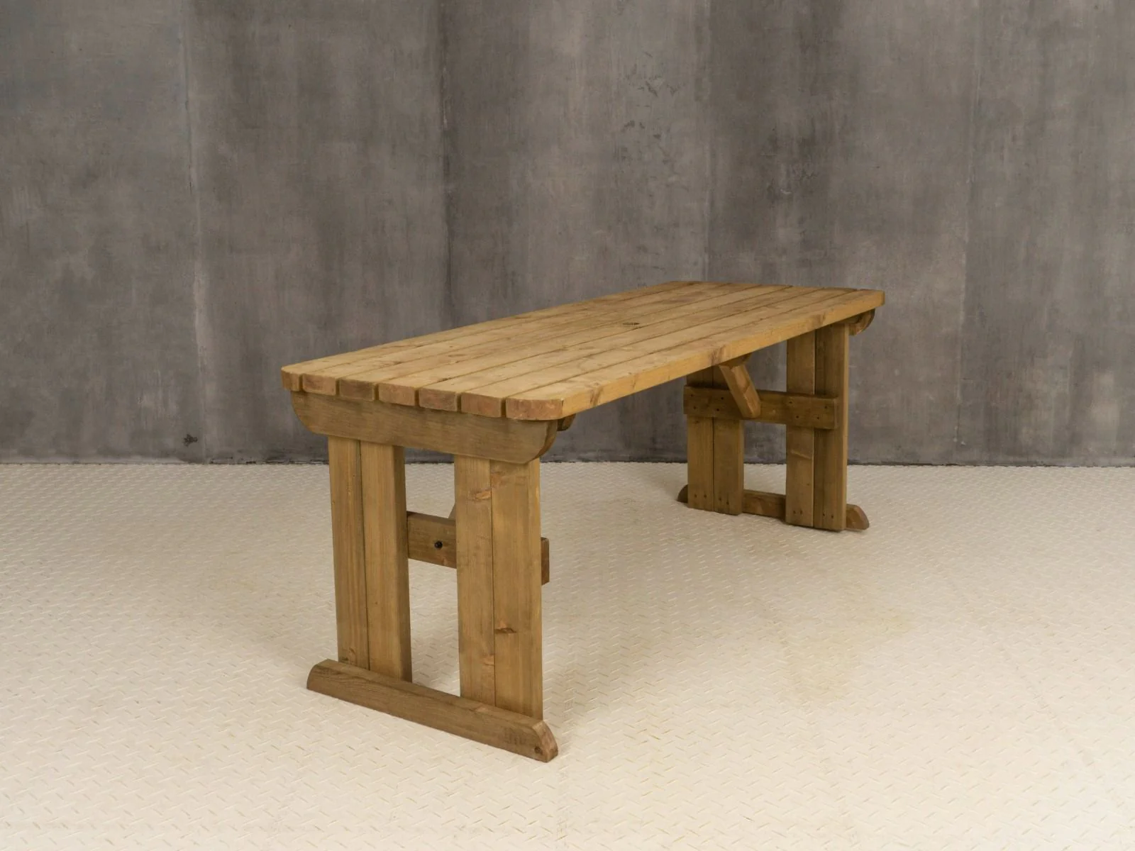 Hollies Rounded Wooden Garden Table, Outdoor Picnic Dining Desk - Rustic Finish - Image 7