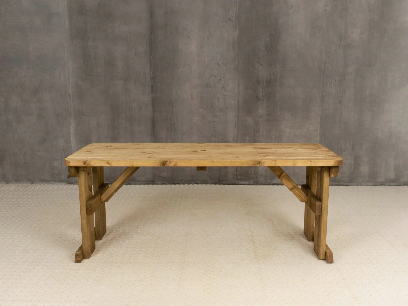 Hollies Rounded Wooden Garden Table, Outdoor Picnic Dining Desk - Rustic Finish - Image 8
