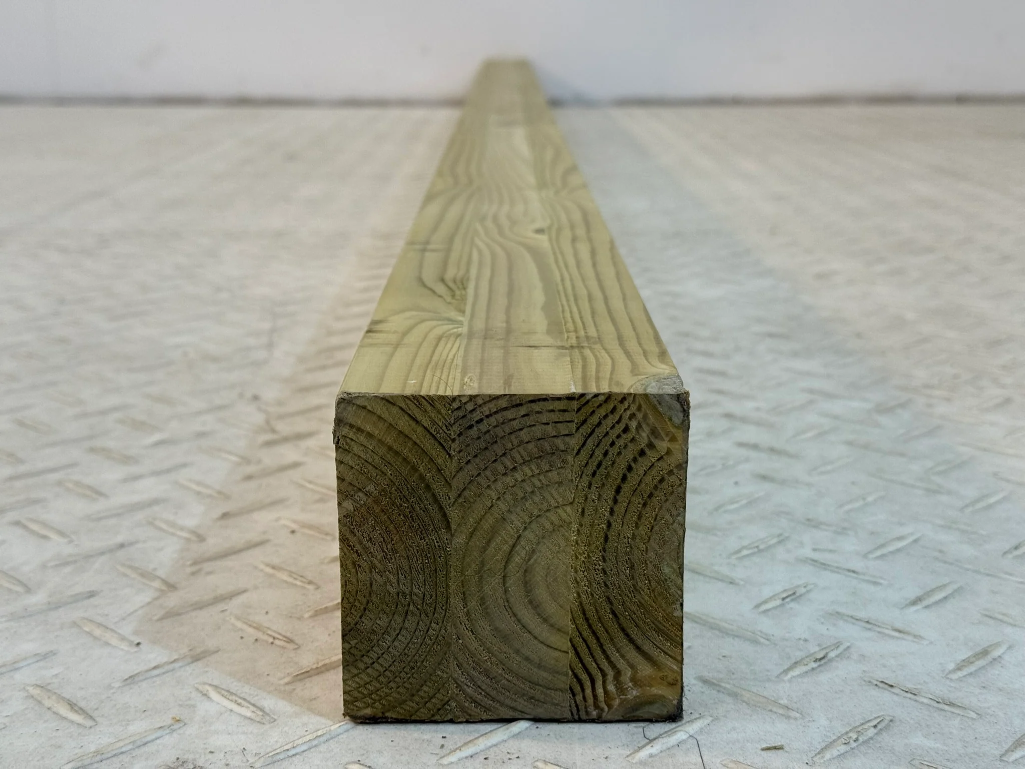 Pergola Post 94x94 Redwood 'A' Quality, Kiln Dried 12/14%, Laminated - Image 5