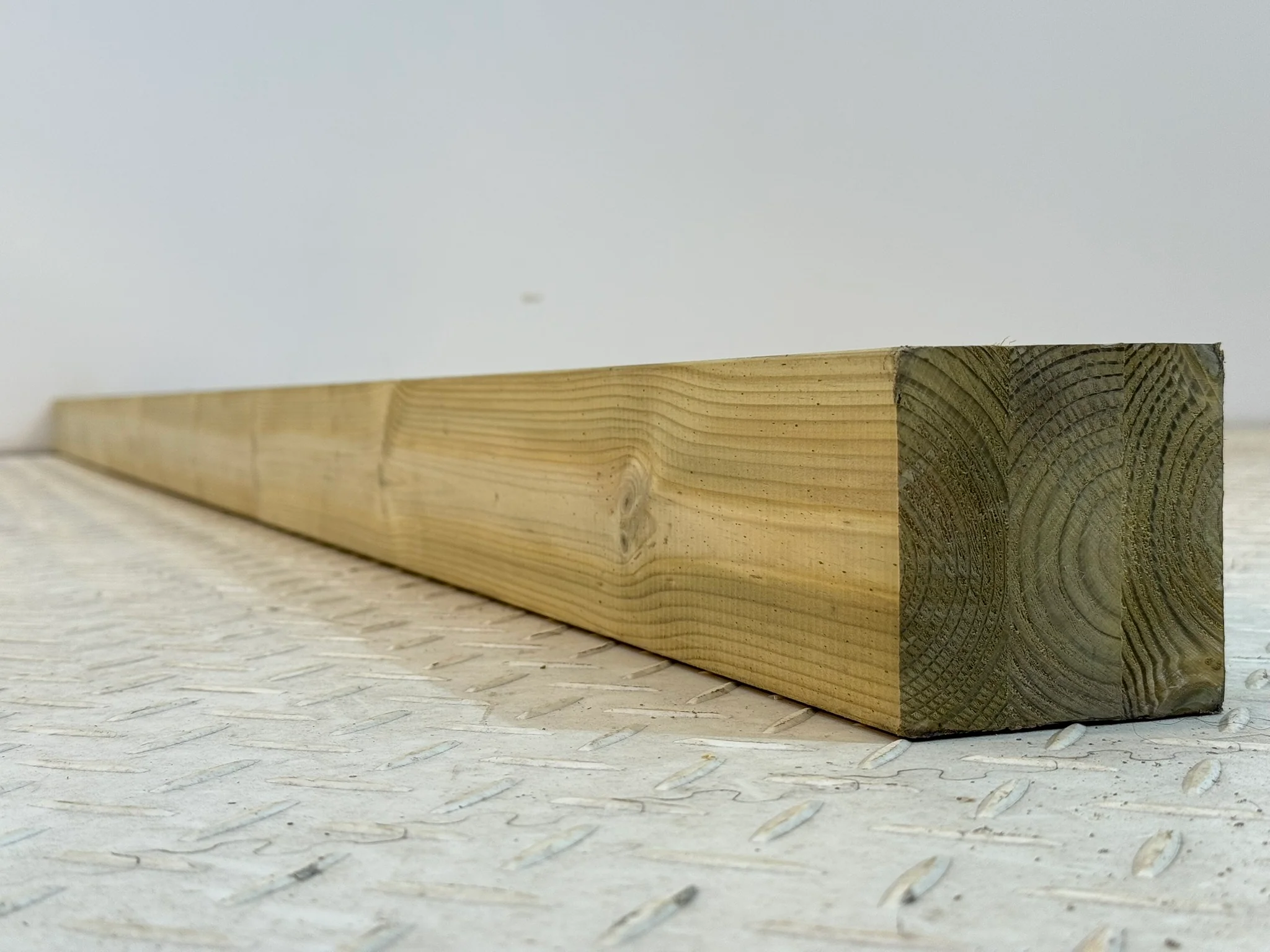Pergola Post 94x94 Redwood 'A' Quality, Kiln Dried 12/14%, Laminated - Image 6