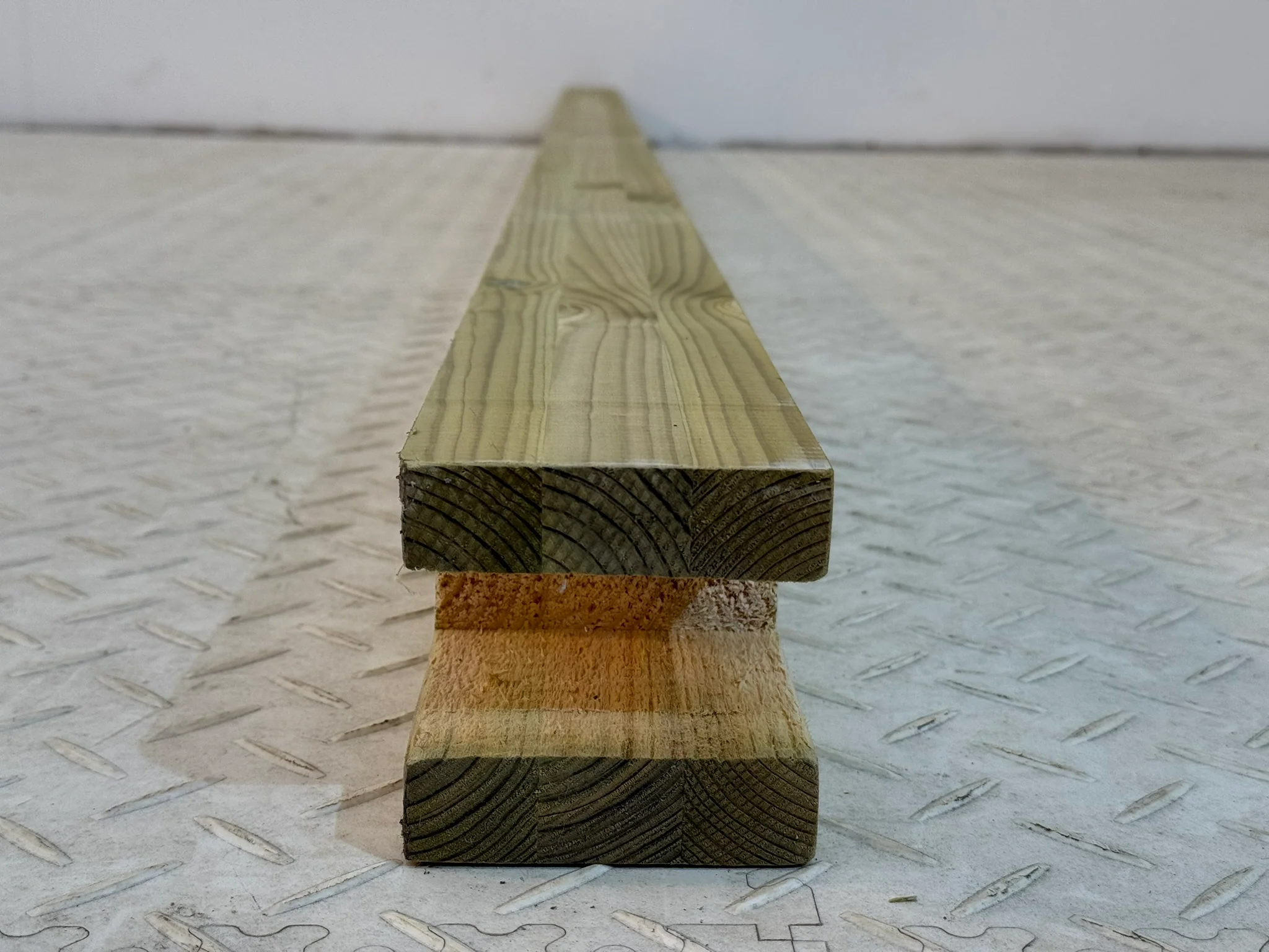 Pergola Post 94x94 Redwood 'A' Quality, Kiln Dried 12/14%, Laminated - Image 7