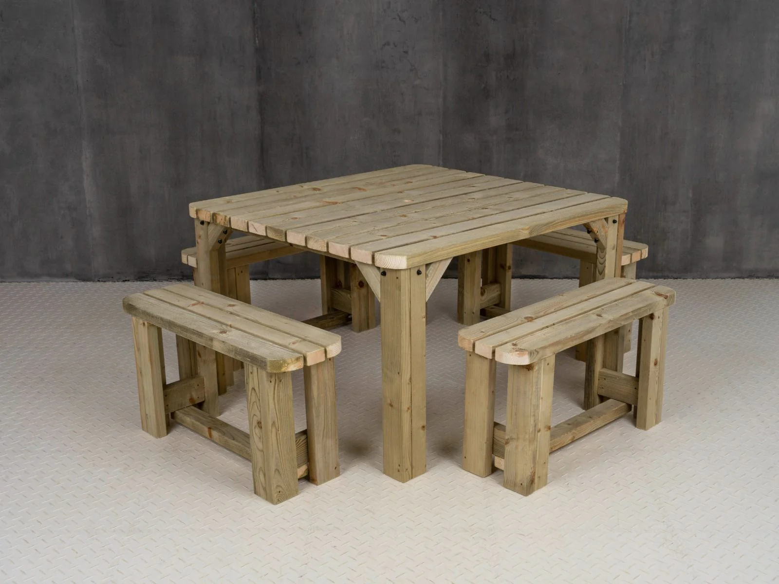 QUADRUM Rounded Picnic Table With 4 Benches - Image 5