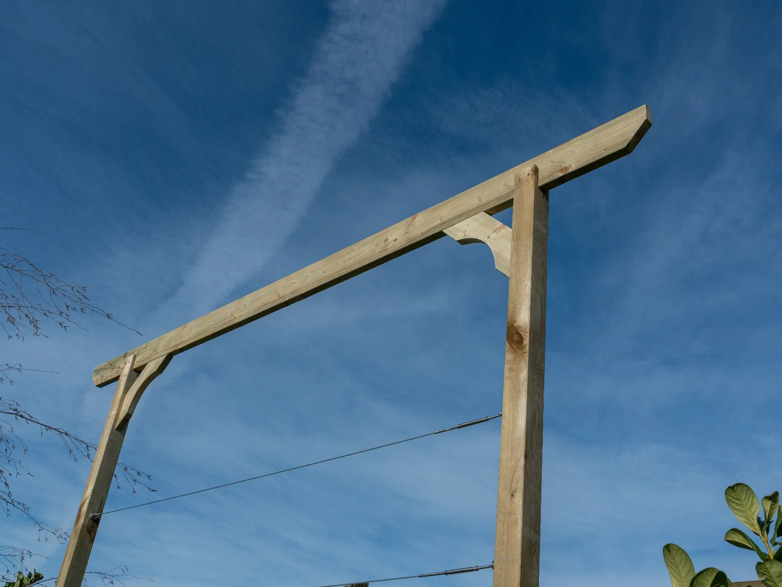 Screen Pergola, Plant Climbing Arbour - Chamfered Sculpted Brace - Image 6