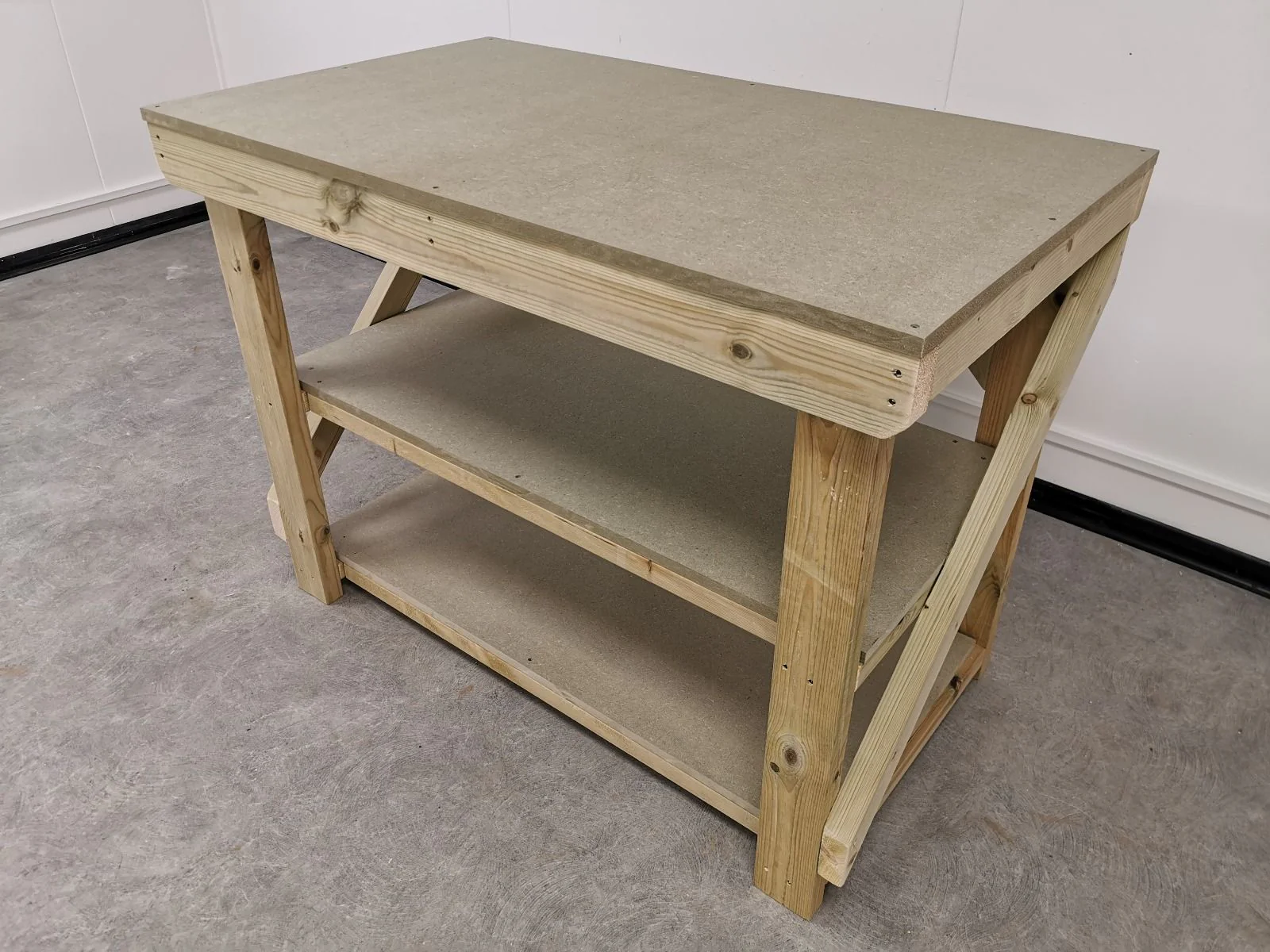 Wooden Workbench 18Mm UniMdf Moisture Resistant Top With Double Shelf - Image 4