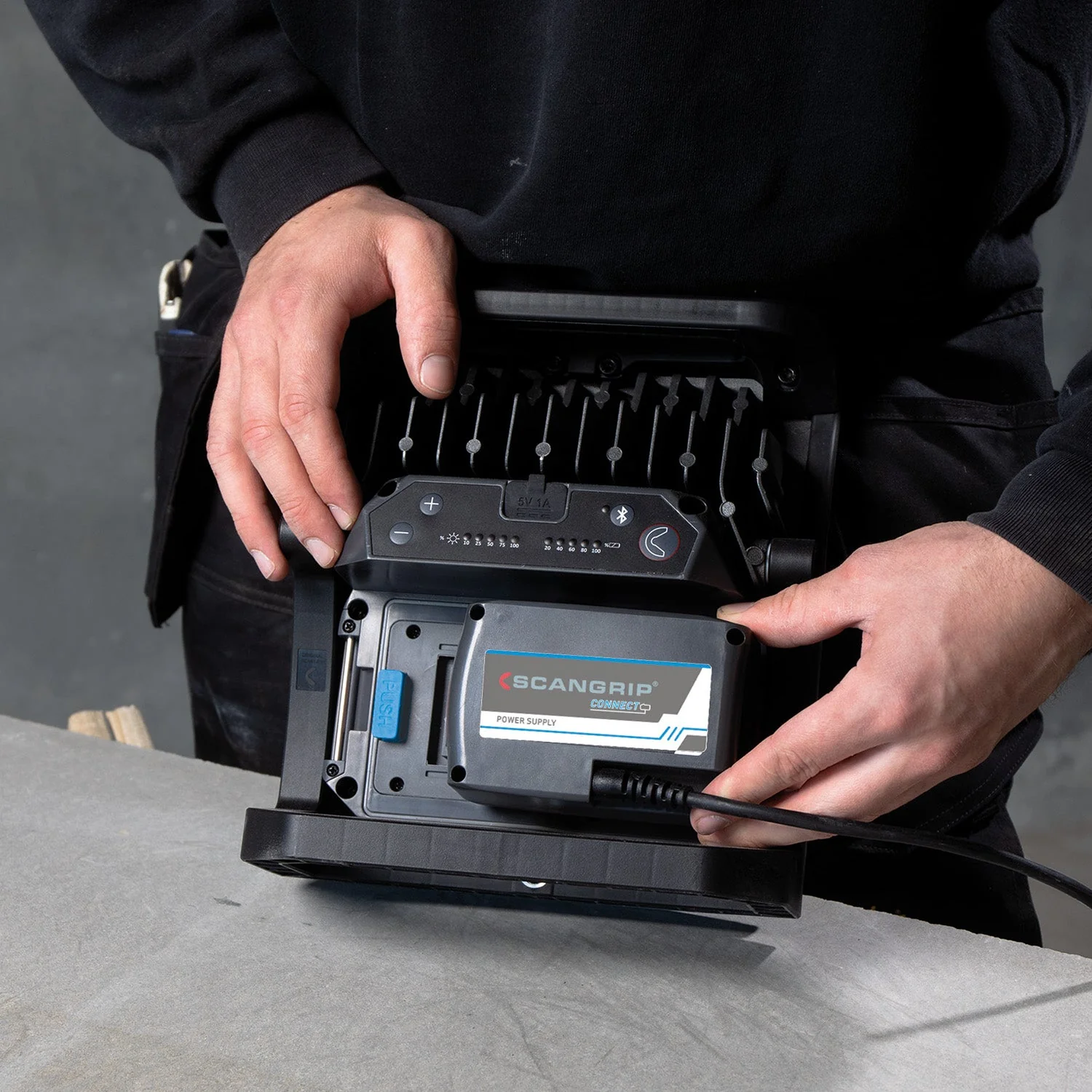 Work Light POWER SUPPLY CONNECT - Image 3